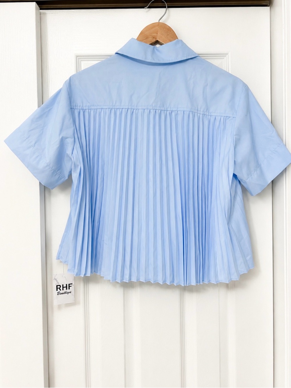 Current Air Giselle Pleated Back Crop Shirt Baby Blue NWT Size S - Picture 2 of 4